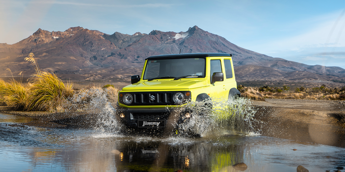 Jimny-Suzuki-Ruepehu-5_water-Splash_By-Johnny-Hendrikus_2022[1].jpg