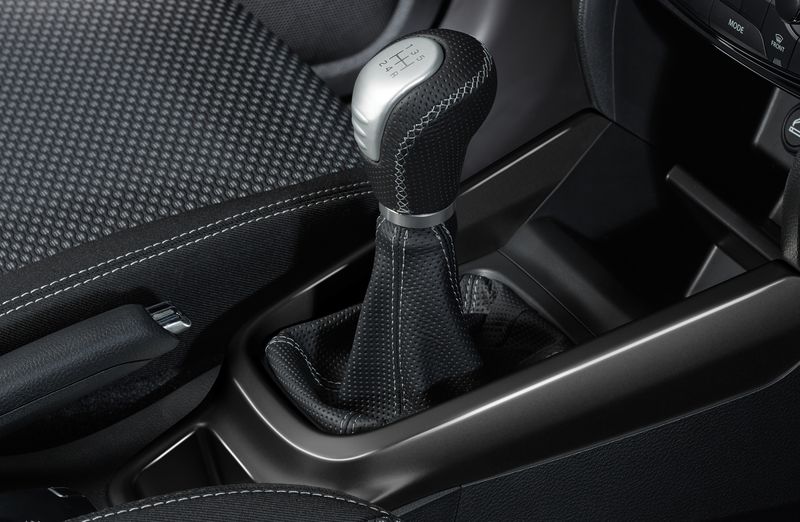 Centre Gear Shift 2WD Surround - Black